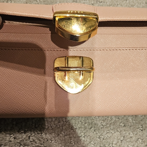 Prada Wallet - Picture 5 of 7